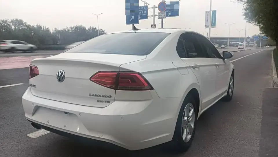 2017 VOLKSWAGEN LAMANDO thumbnail 4