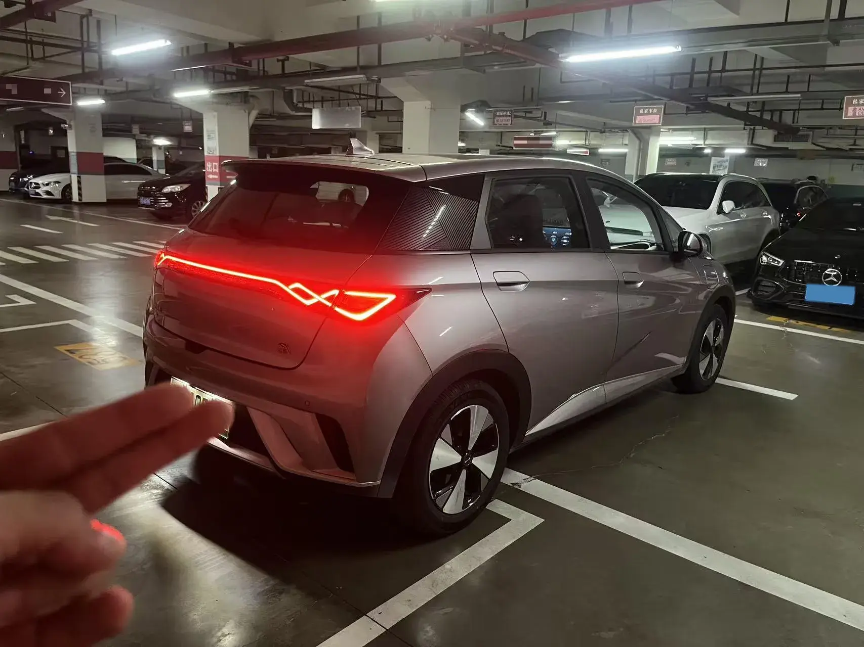 2023 BYD DOLPHIN thumbnail 3