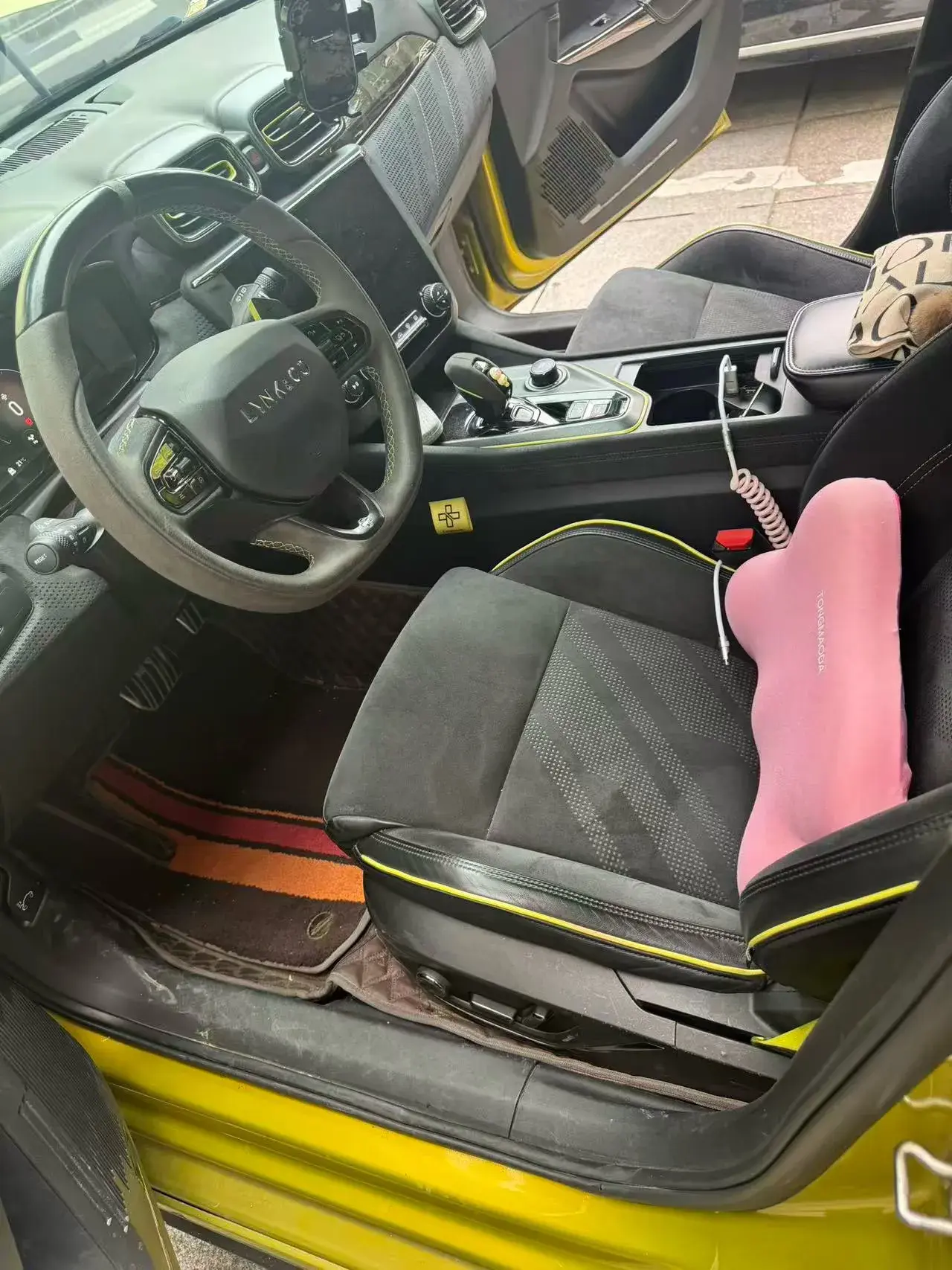 2019 LYNK&CO 03 thumbnail 3