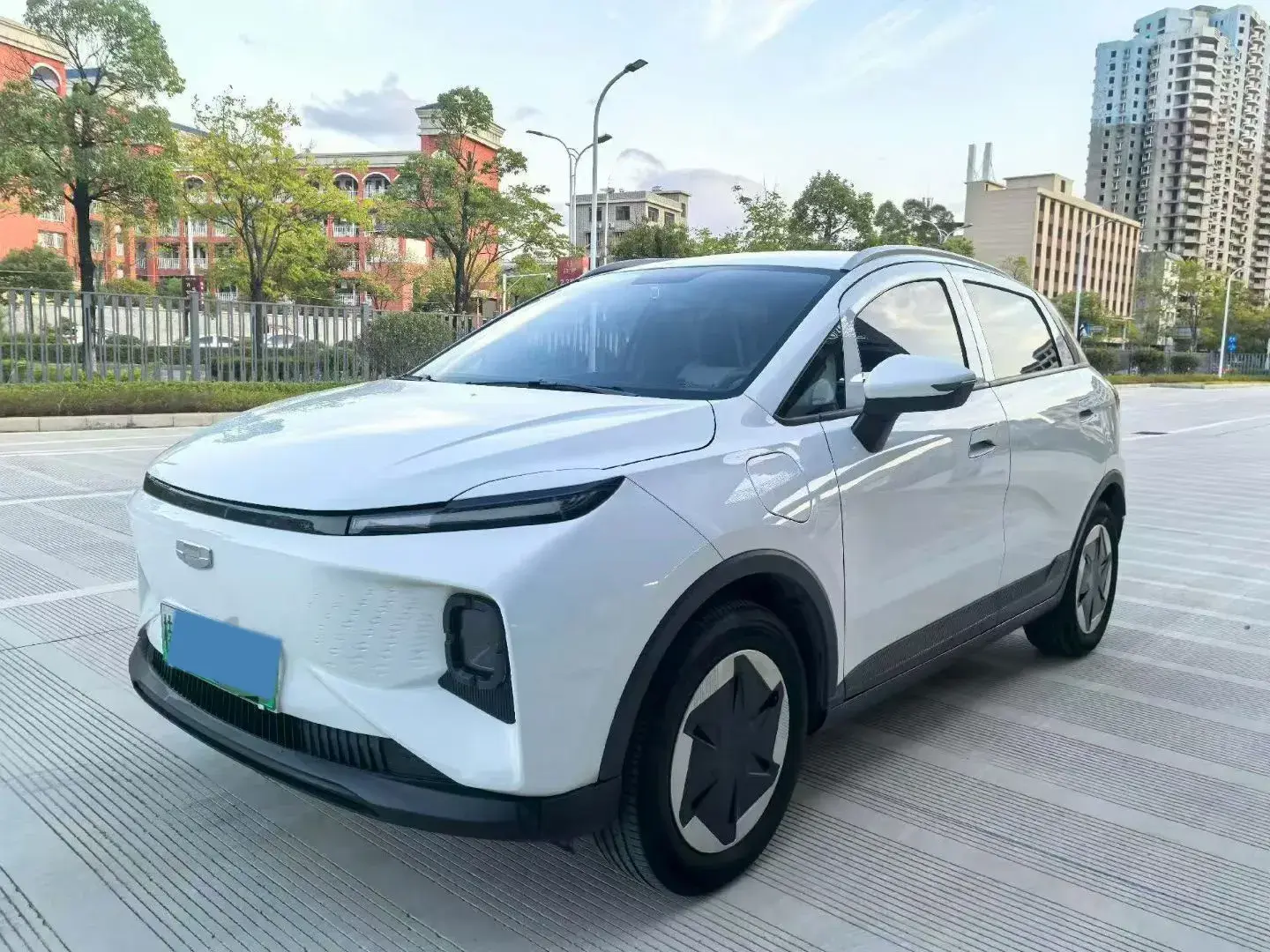 2024 GEOMETRY E view 1