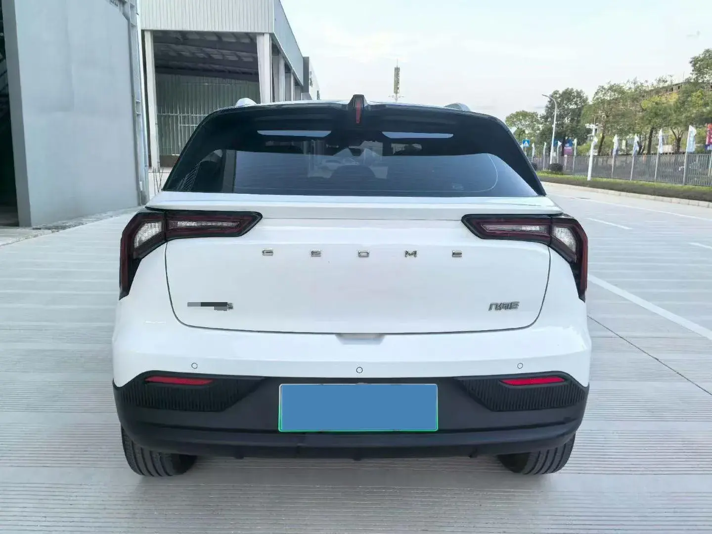 2024 GEOMETRY E thumbnail 4