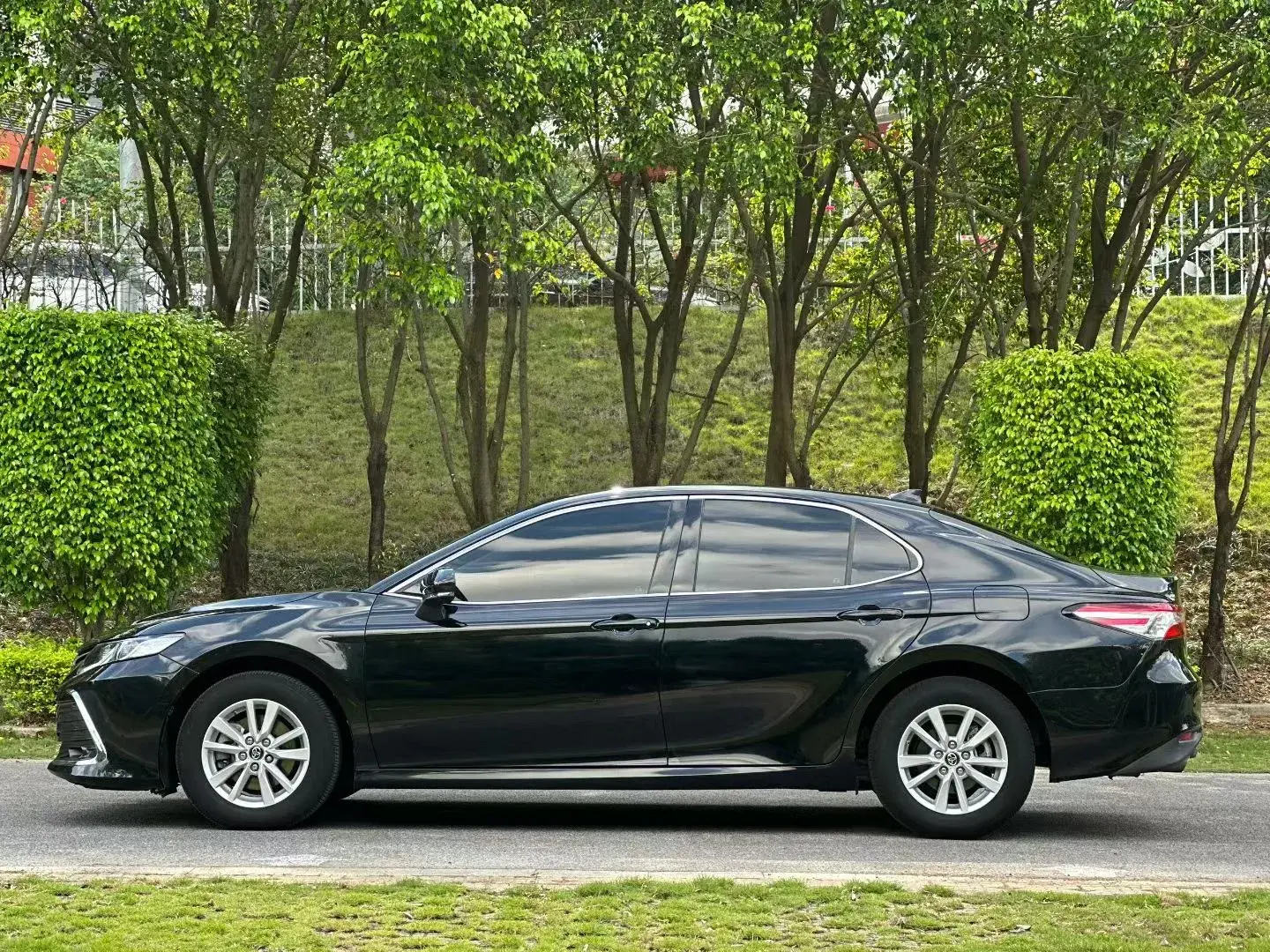 2021 TOYOTA CAMRY thumbnail 4