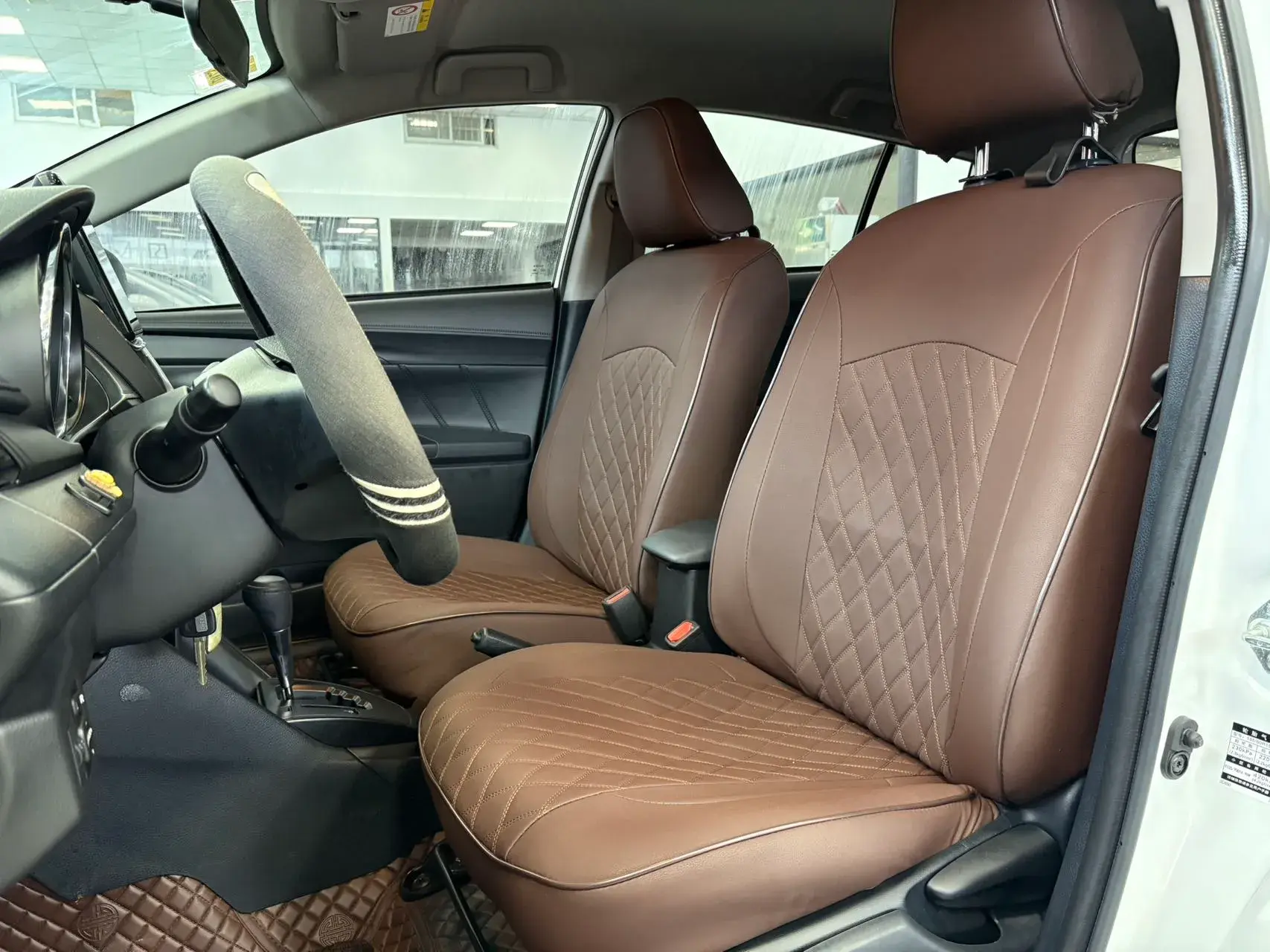 2021 TOYOTA YARIS thumbnail 4