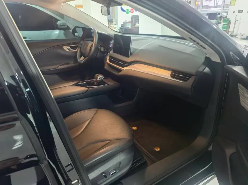 2024 HongQi E-QM5 BEV 72KWH,autocango,china used car exporter,china ev exporter,chinese used car exporter,chinese used ev exporter