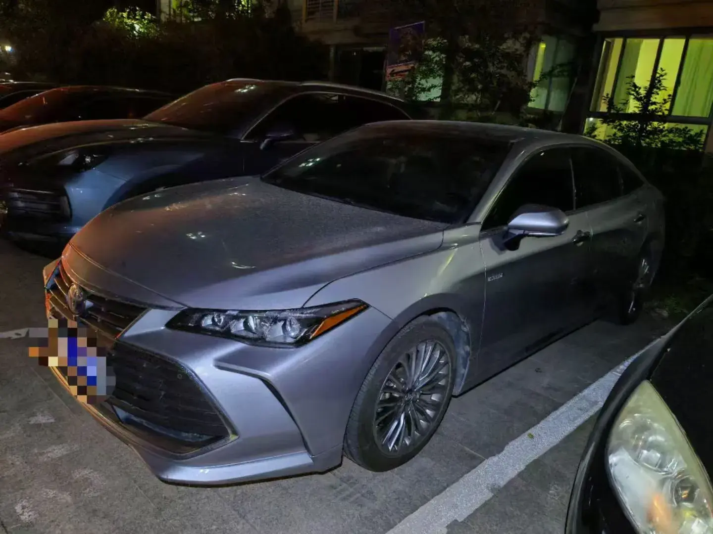 2019 TOYOTA AVALON view 1