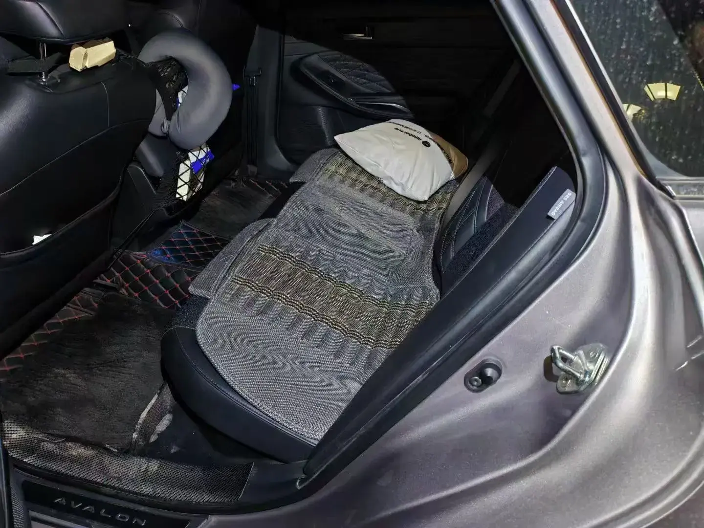 2019 TOYOTA AVALON thumbnail 3