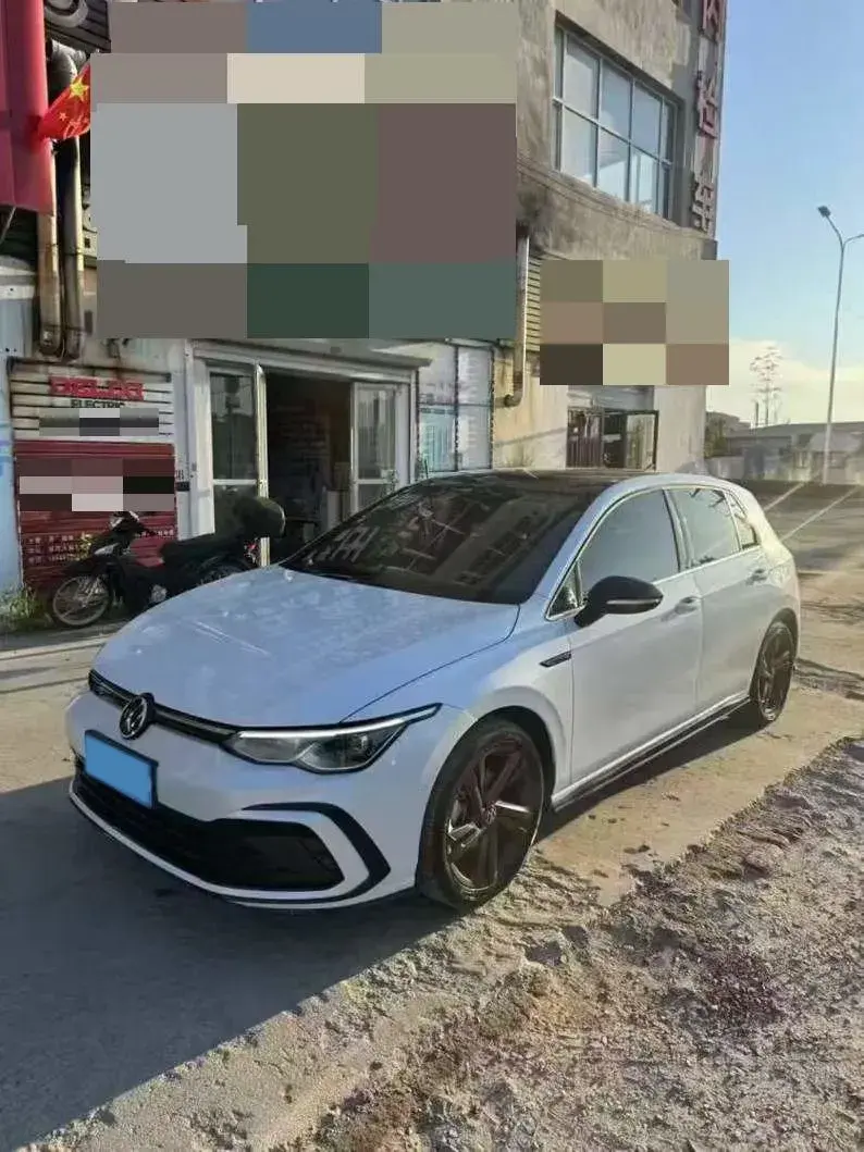 2023 VOLKSWAGEN GOLF view 1