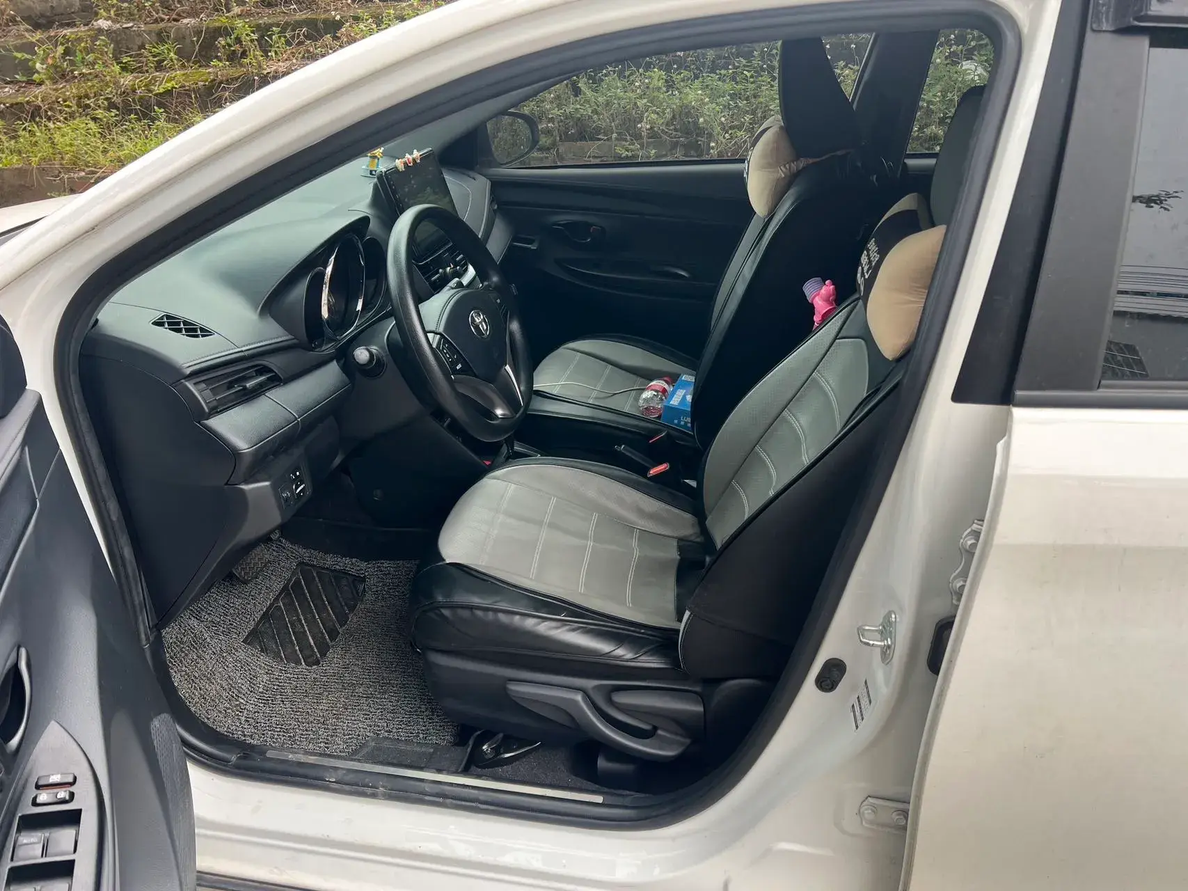 2022 TOYOTA YARIS thumbnail 4