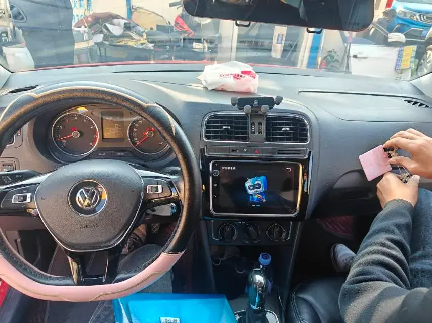 2016 VOLKSWAGEN POLO thumbnail 4