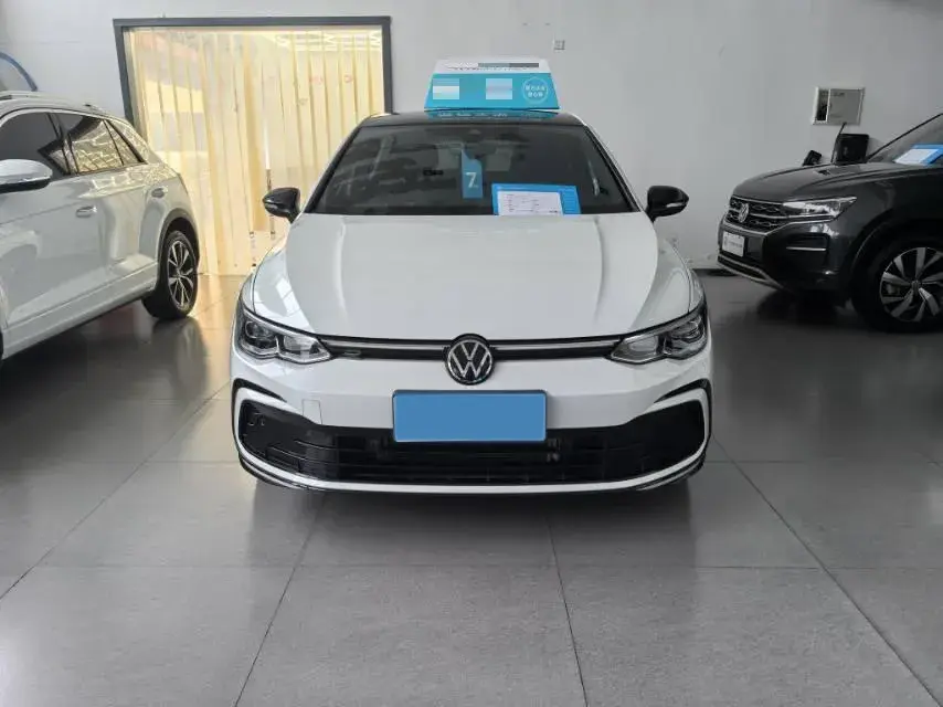 2024 VOLKSWAGEN GOLF thumbnail 2