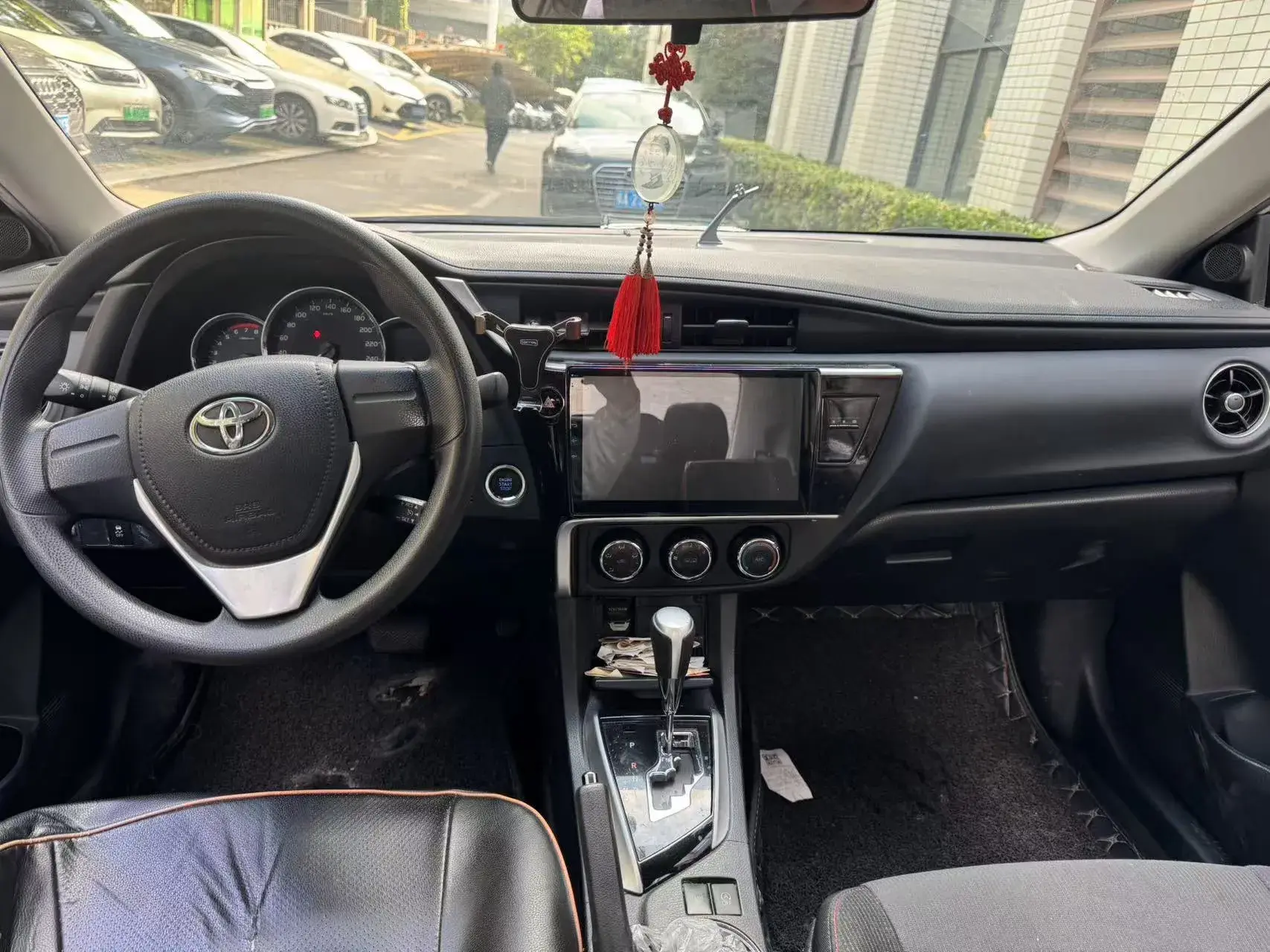 2017 TOYOTA COROLLA thumbnail 3