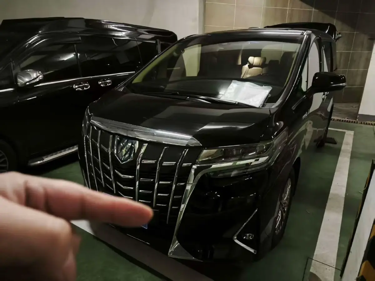 2020 Toyota Alphard 2.5L 117HP L4 E-CVT Hybrid