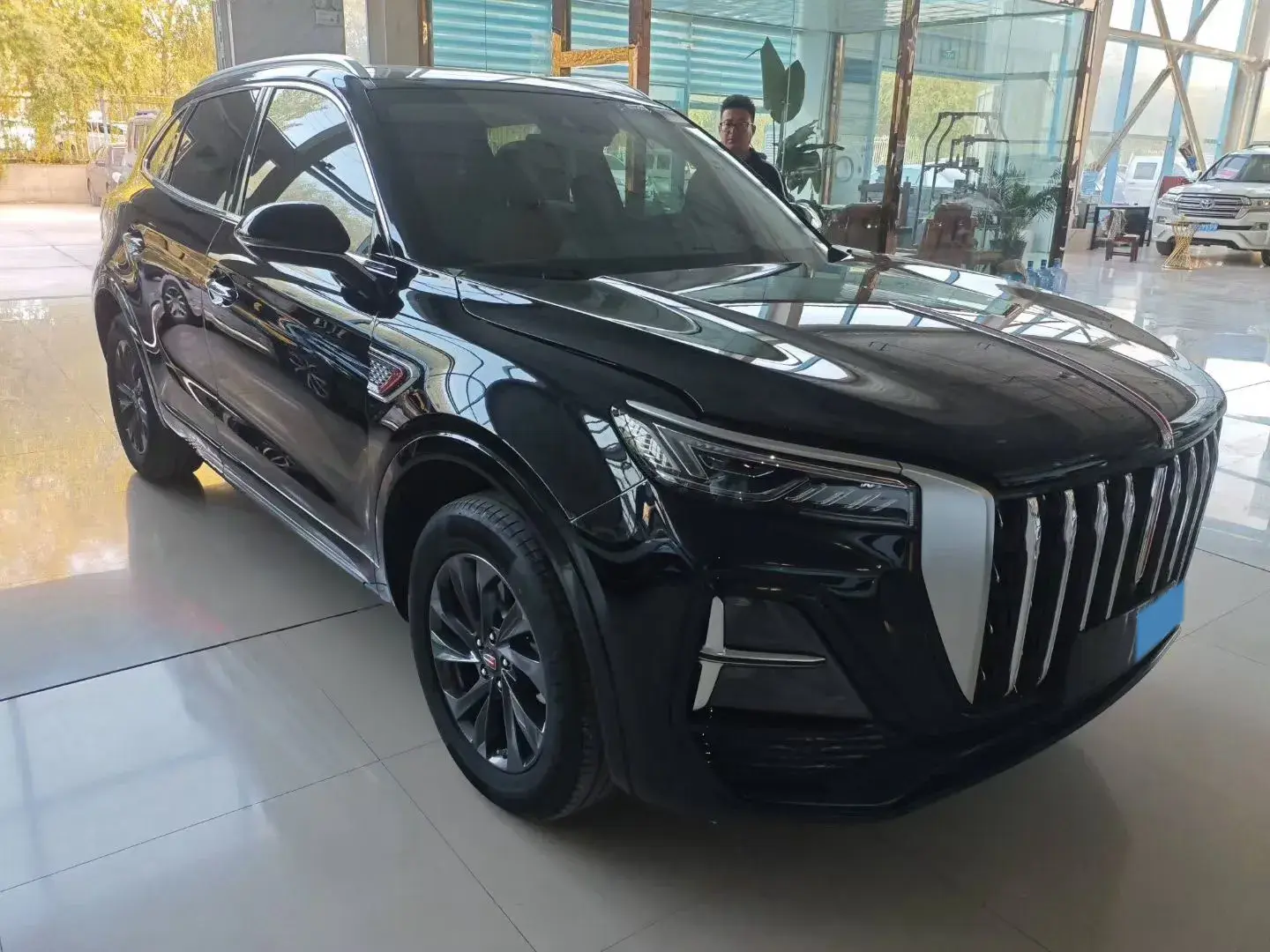 2023 HONGQI HS5 thumbnail 2