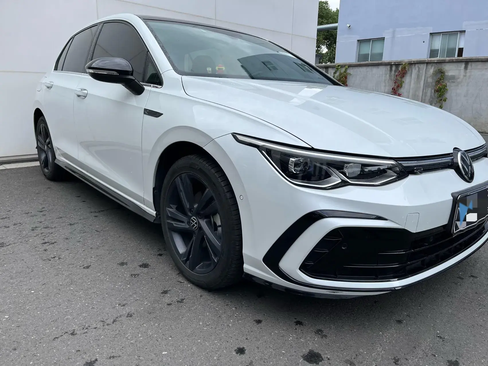 2023 VOLKSWAGEN GOLF thumbnail 3