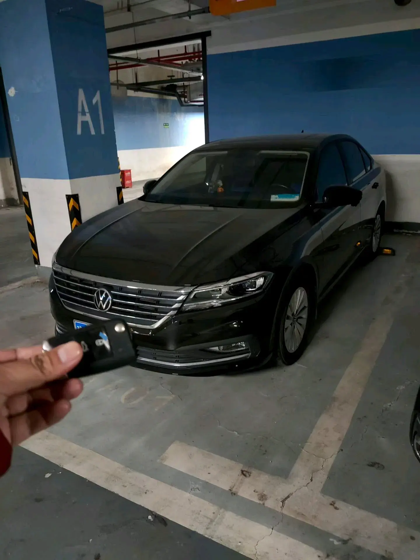 2021 VOLKSWAGEN LAVIDA view 1