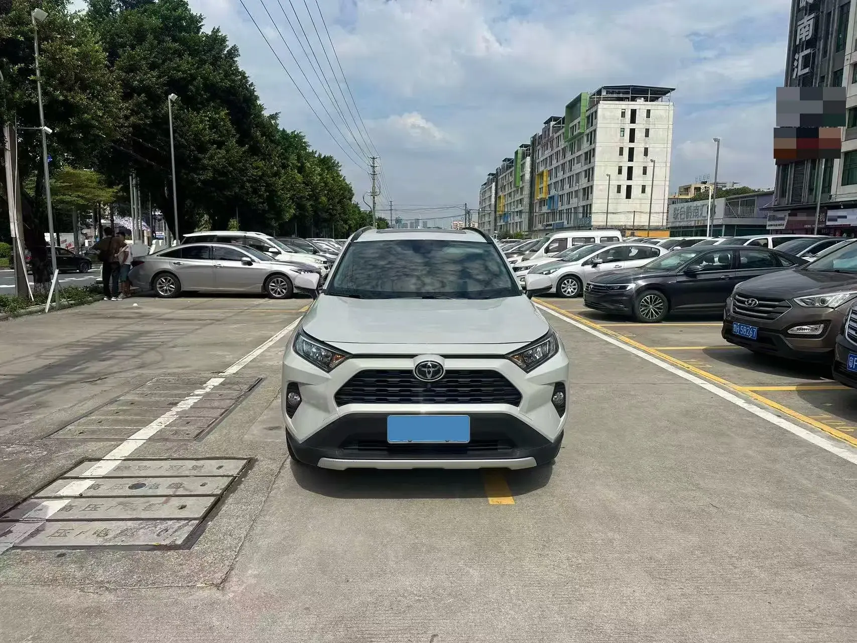 2020 TOYOTA RAV4 thumbnail 2