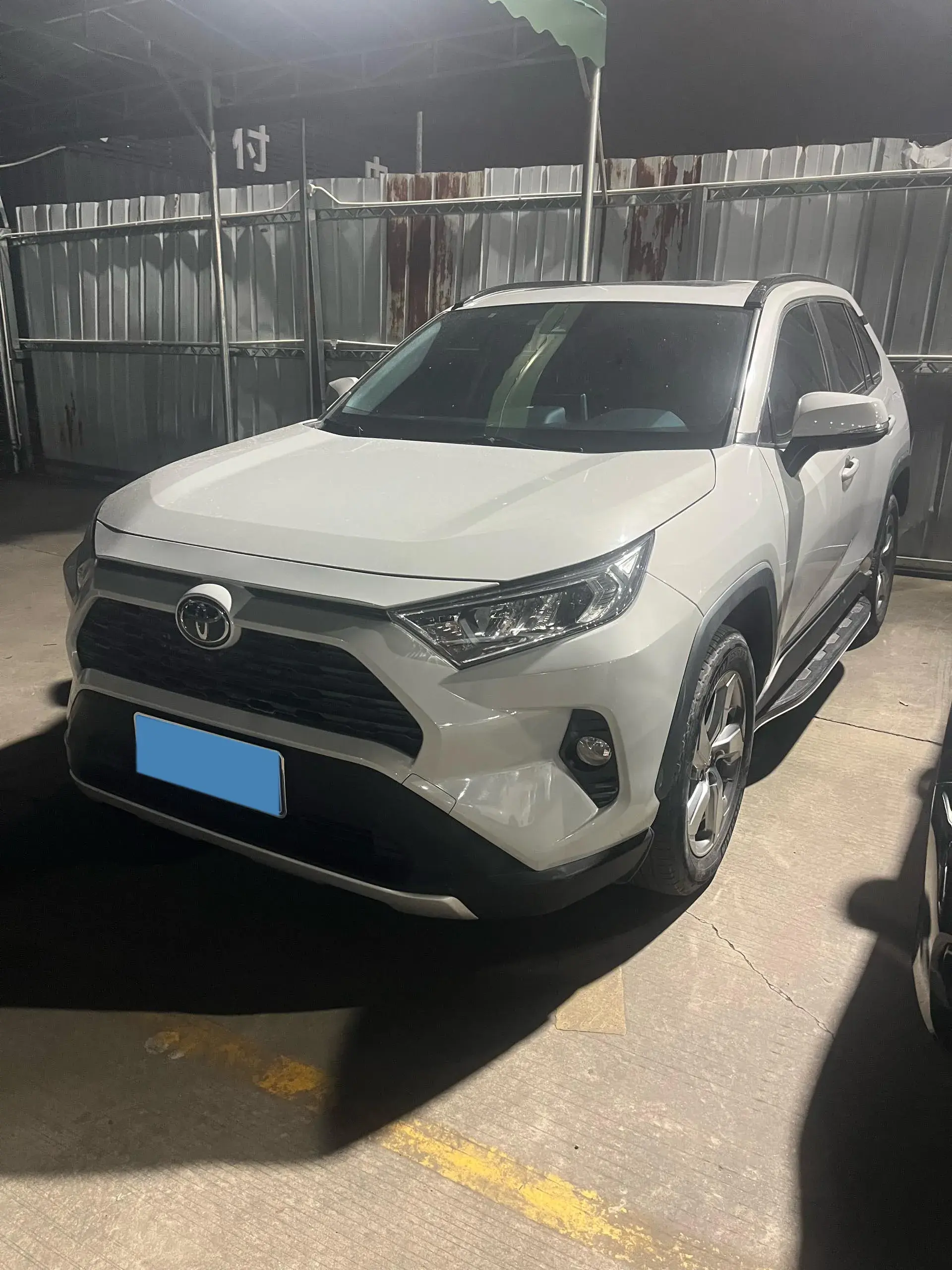 2020 TOYOTA RAV4 view 1