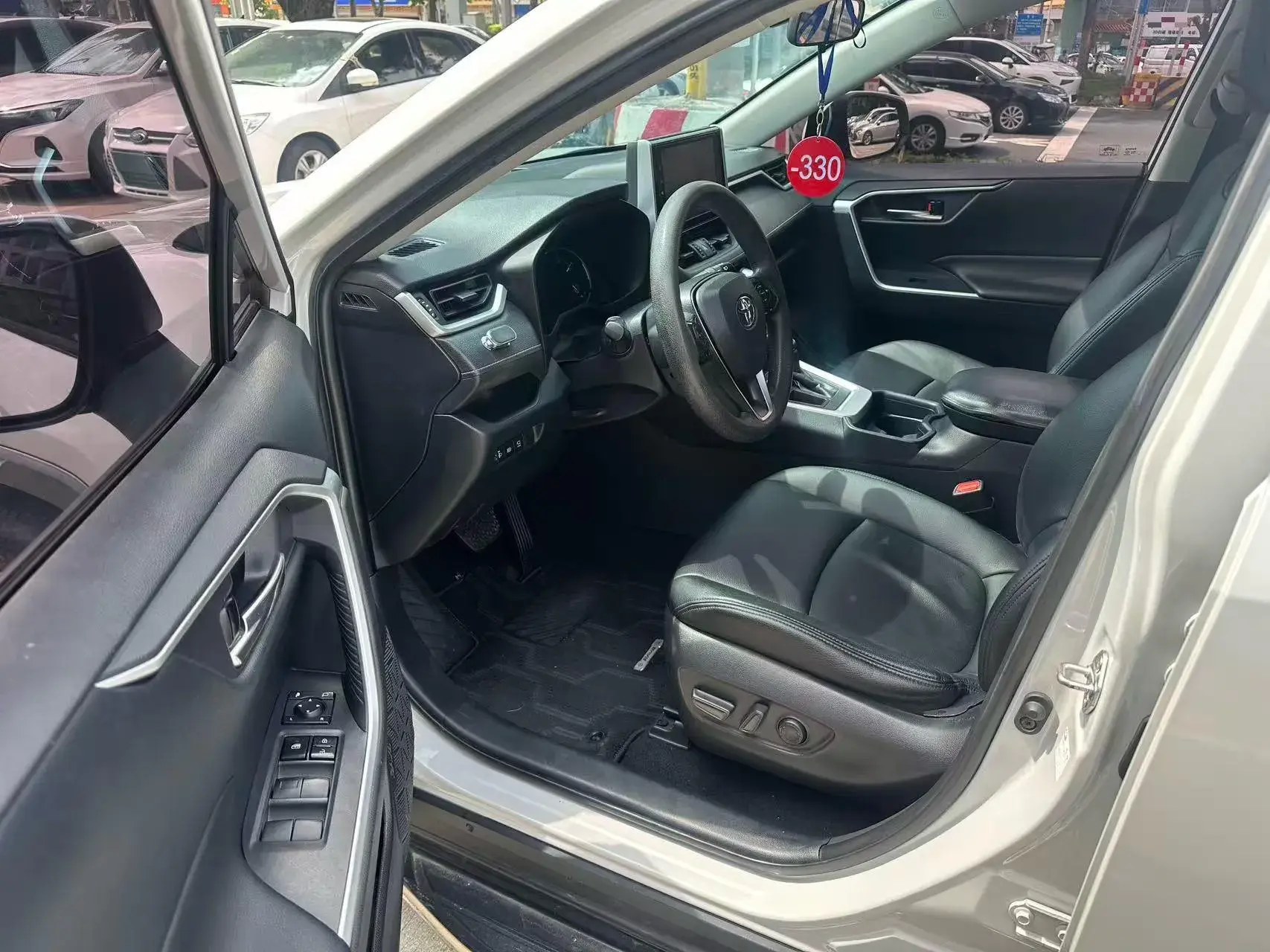 2020 TOYOTA RAV4 thumbnail 4