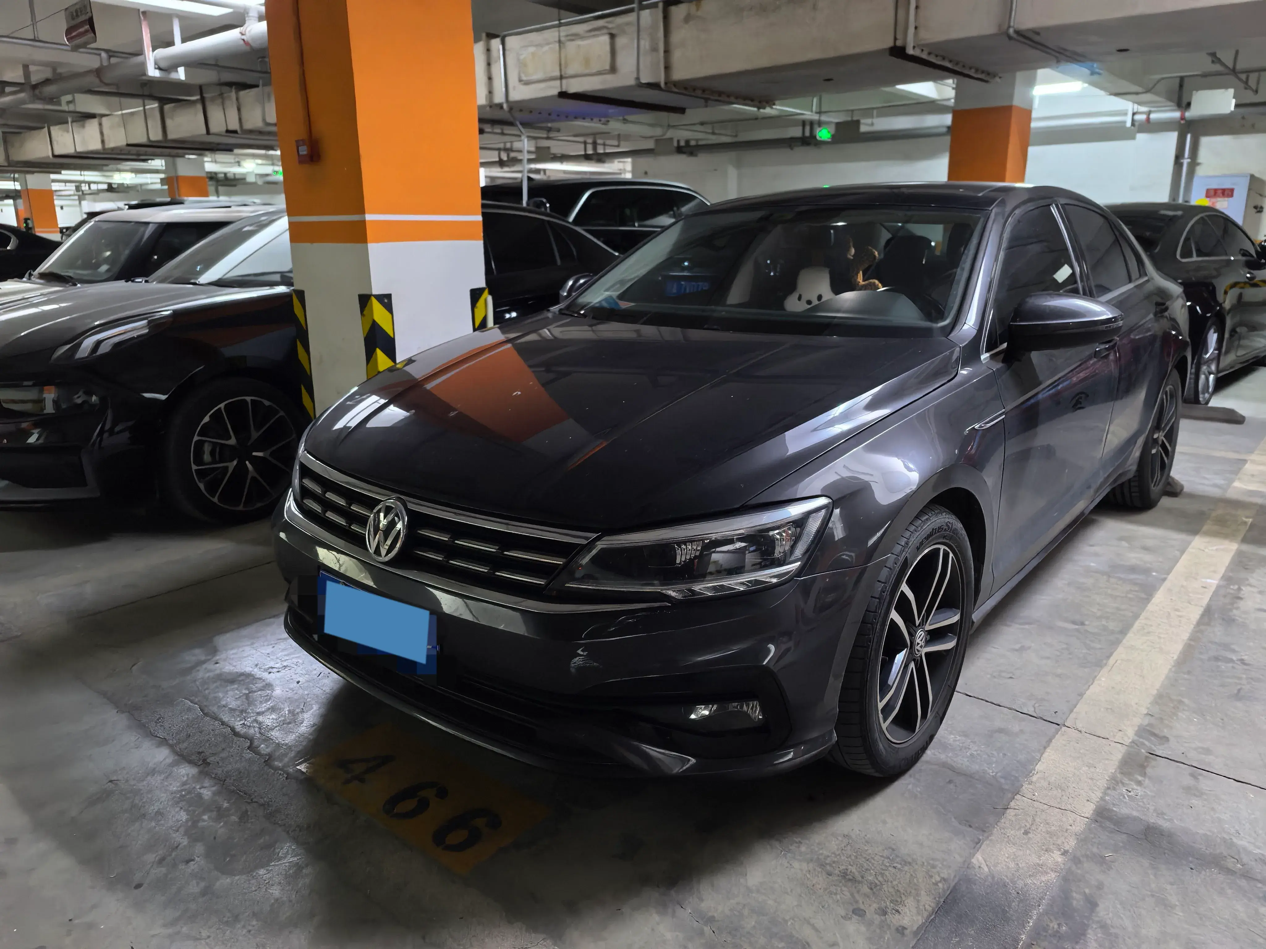 2021 VOLKSWAGEN LAMANDO view 1