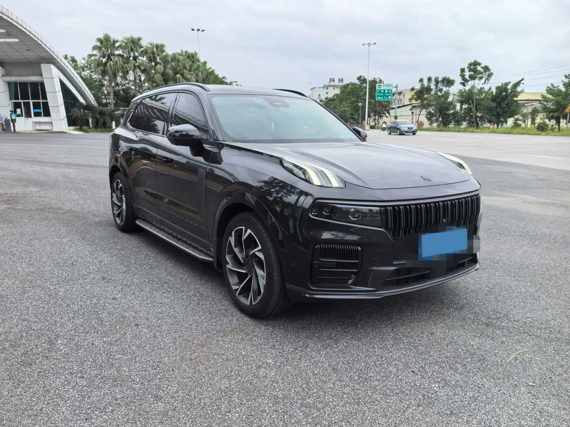 2021 LYNK&CO 09 thumbnail 3