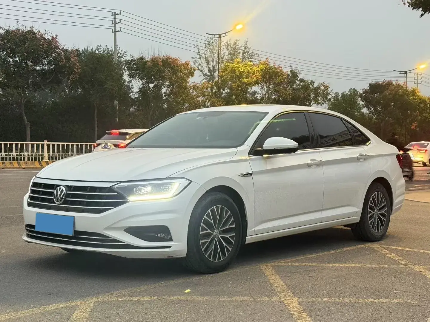 2020 VOLKSWAGEN SAGITAR view 1