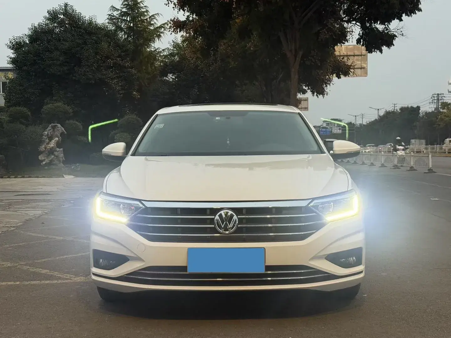 2020 VOLKSWAGEN SAGITAR thumbnail 2