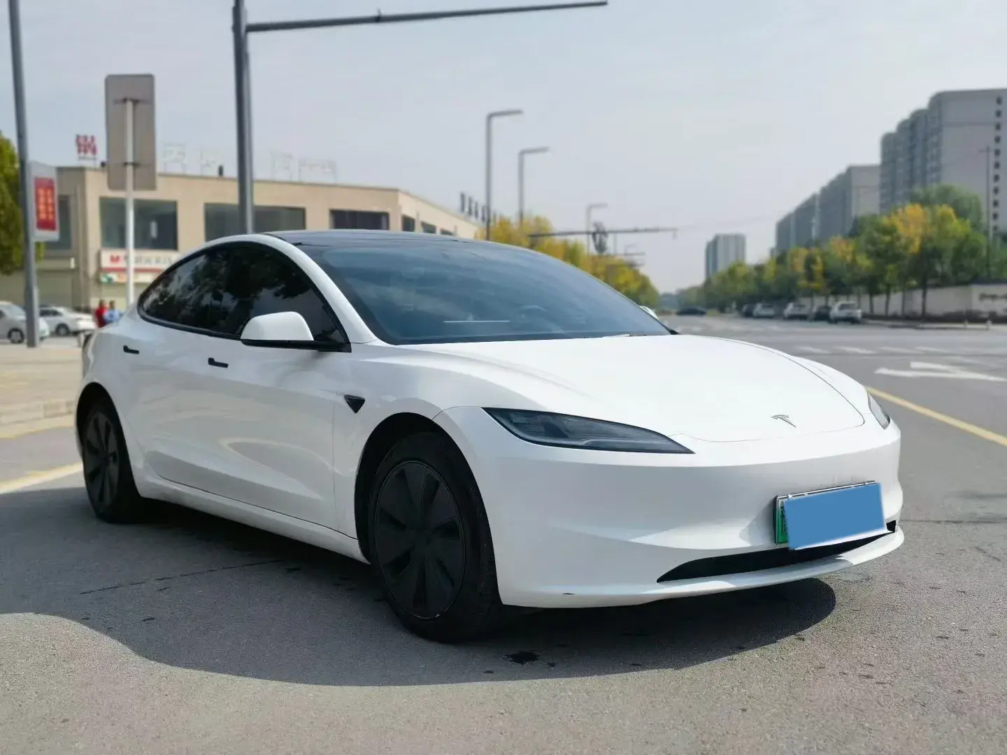 2023 TESLA MODEL thumbnail 3