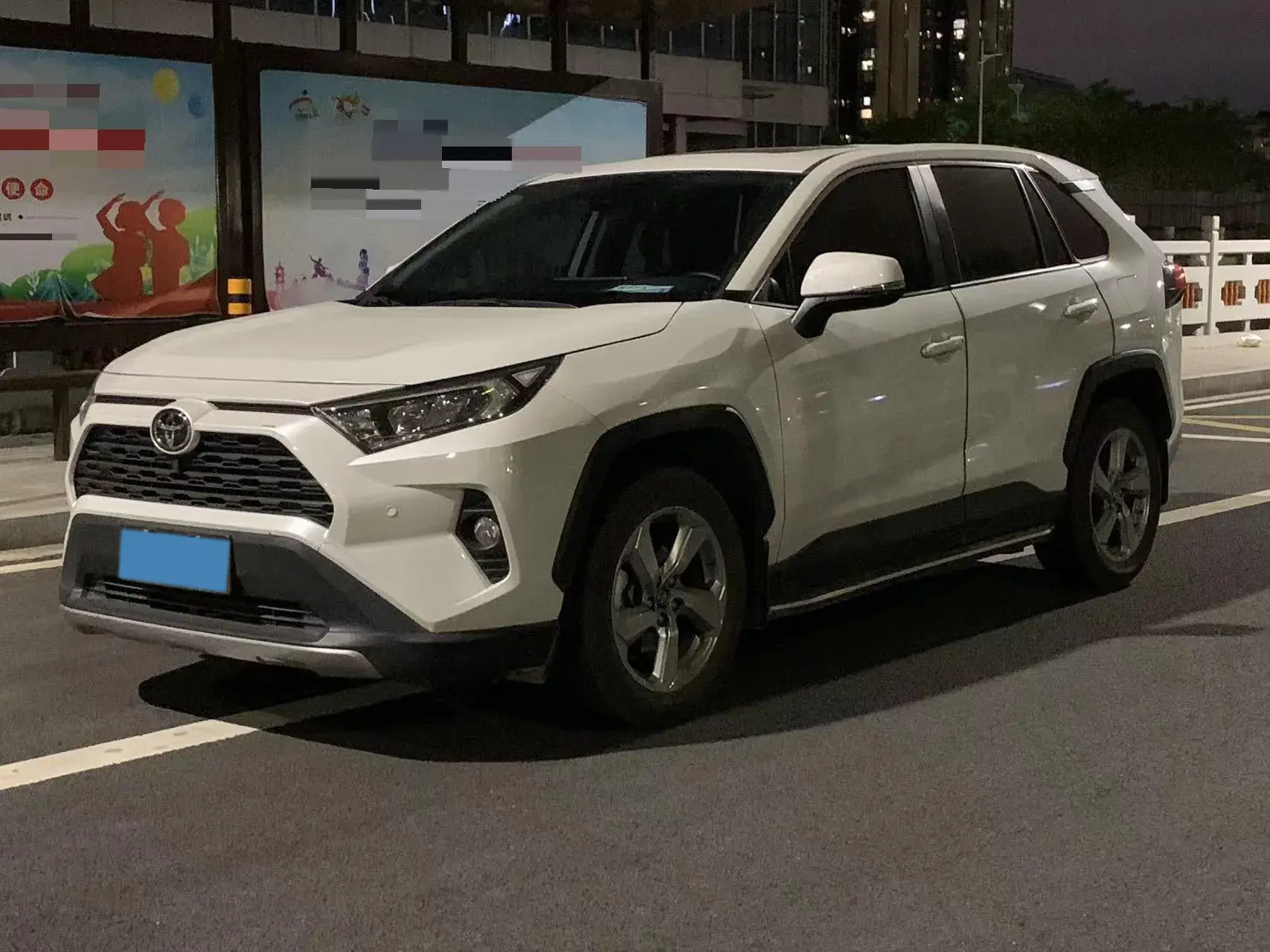 2021 TOYOTA RAV4 view 1