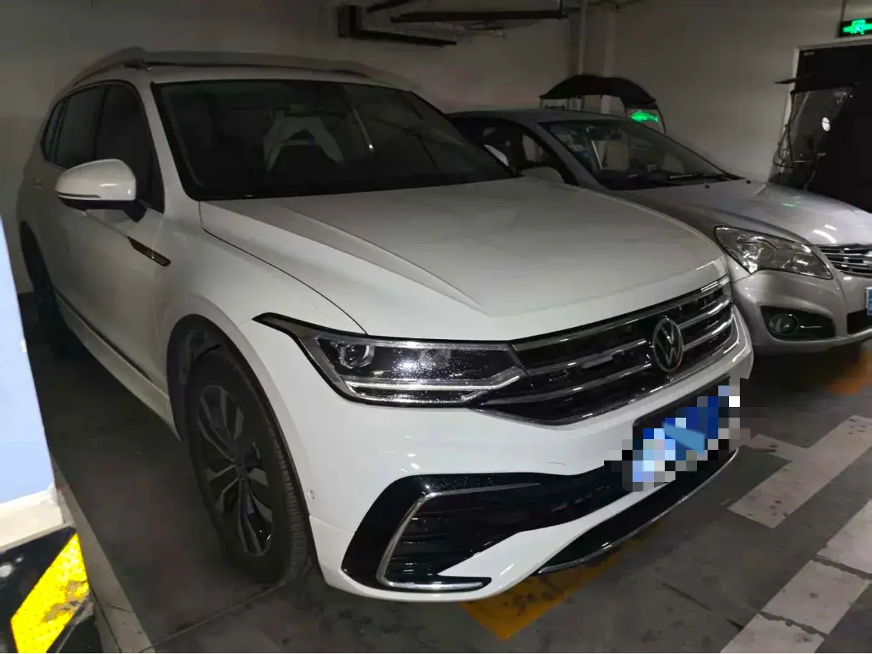 2024 VOLKSWAGEN TIGUAN thumbnail 2