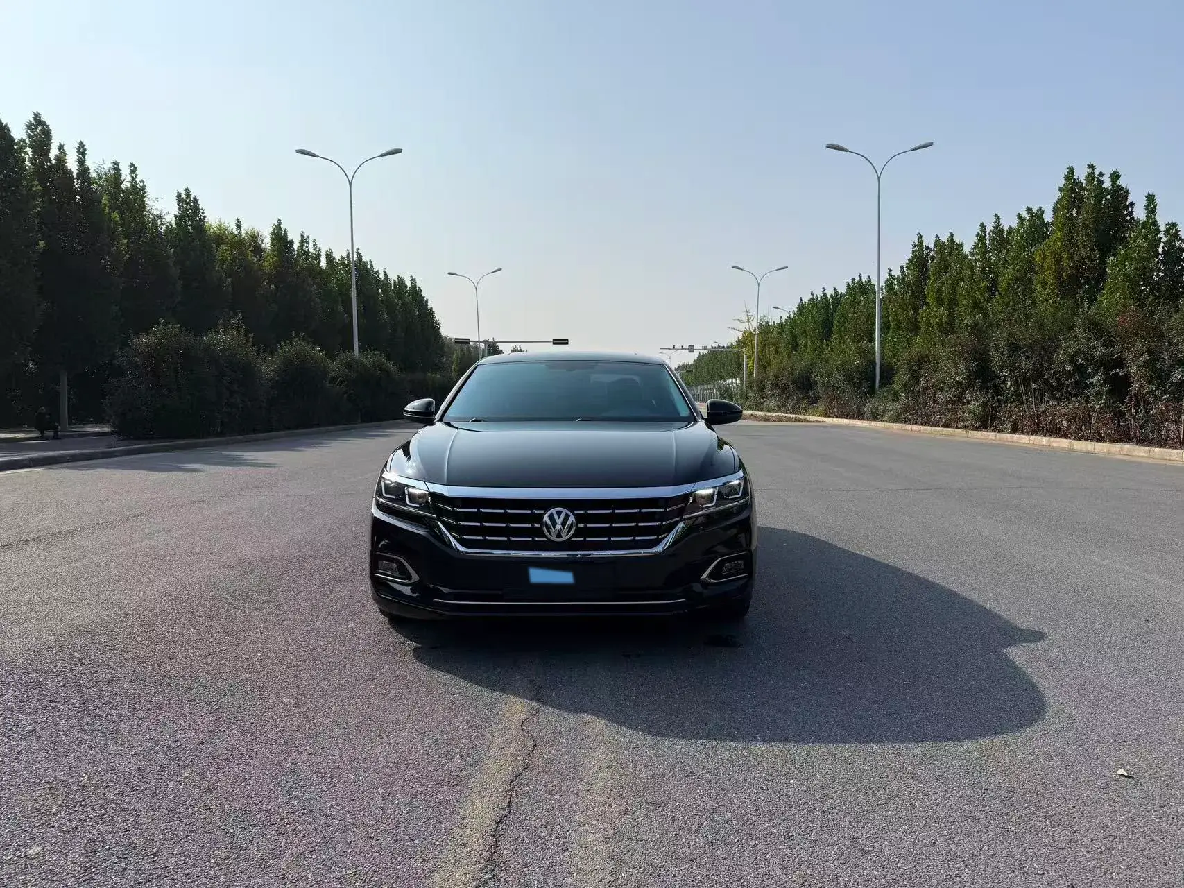 2019 VOLKSWAGEN PASSAT thumbnail 3