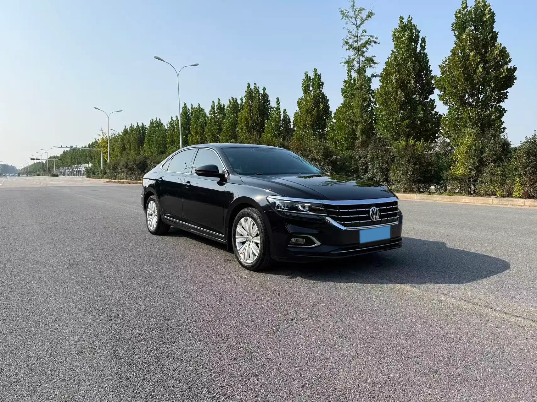 2019 VOLKSWAGEN PASSAT thumbnail 4