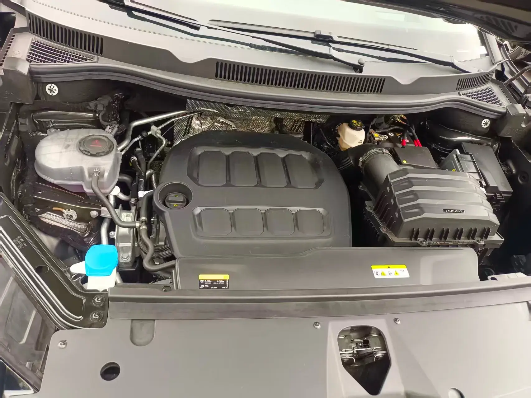 2024 VOLKSWAGEN TALAGON thumbnail 4