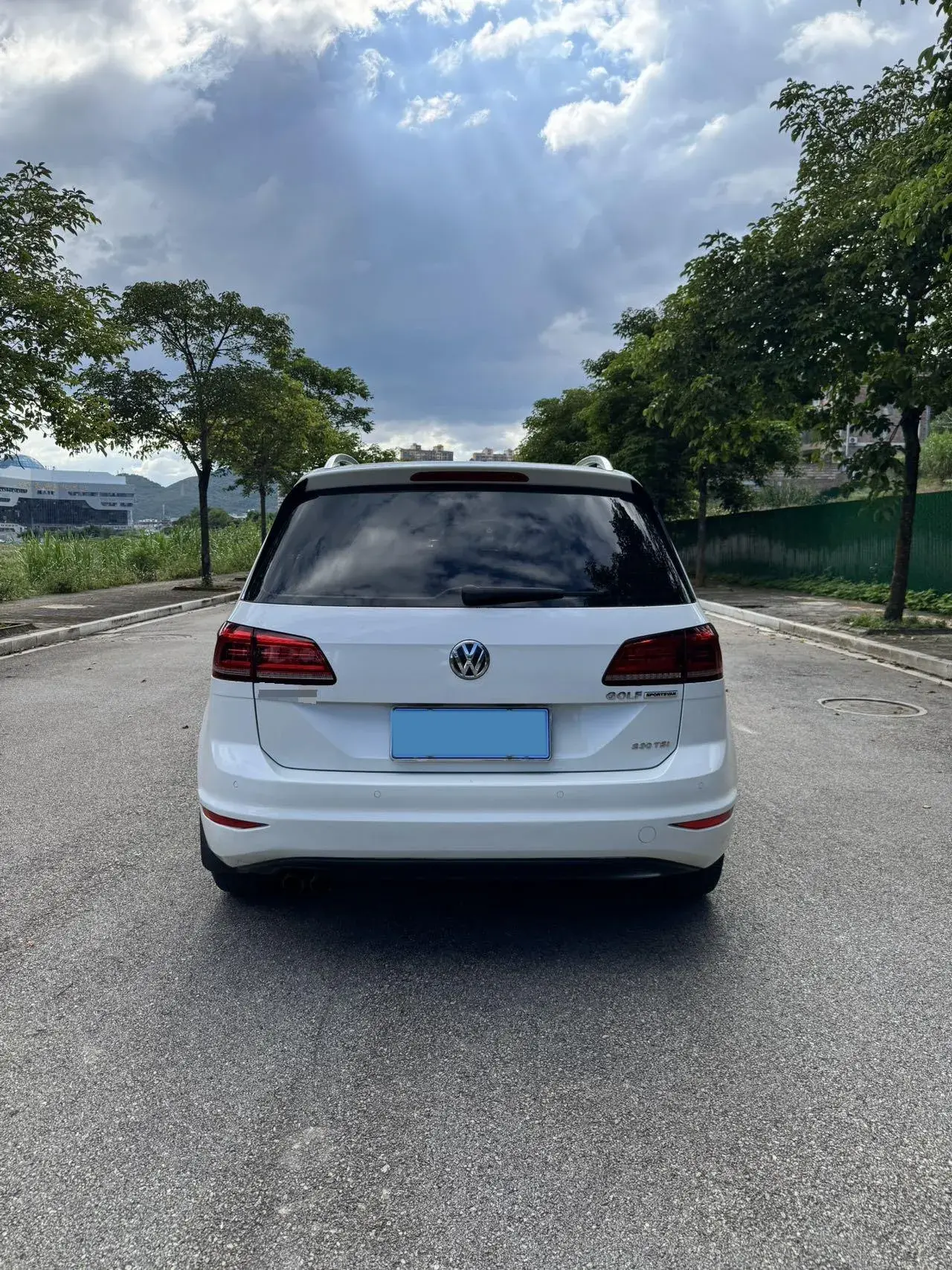 2018 VOLKSWAGEN GOLF thumbnail 4