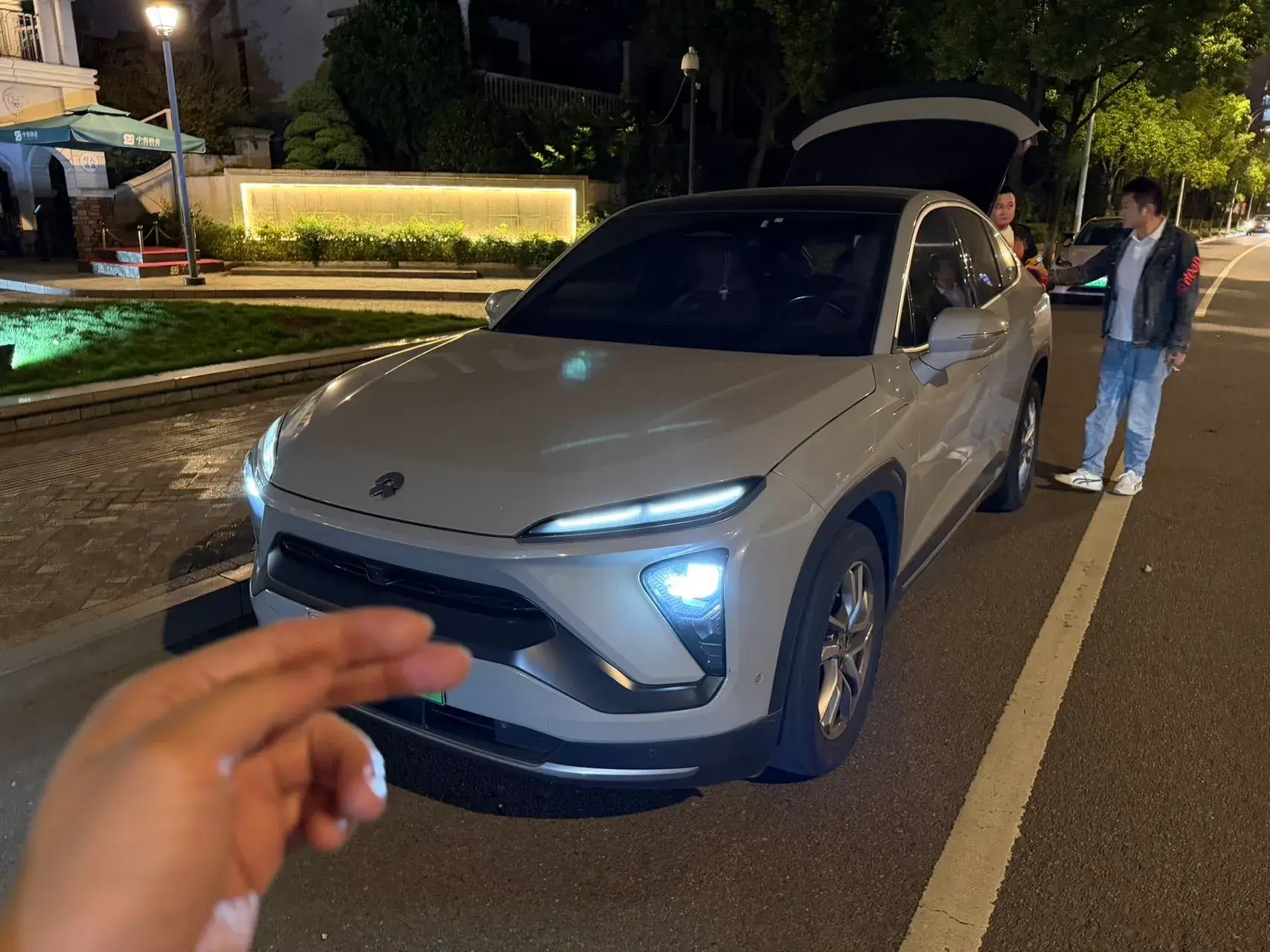 2020 NIO EC6 view 1