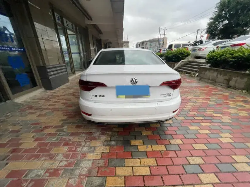 2019 VOLKSWAGEN SAGITAR thumbnail 3