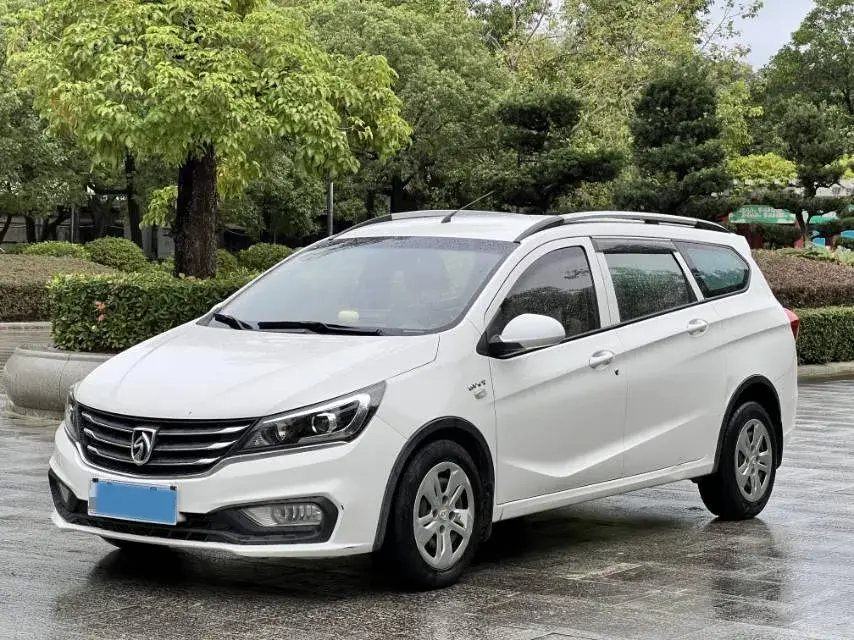 2017 BAOJUN 310W view 1
