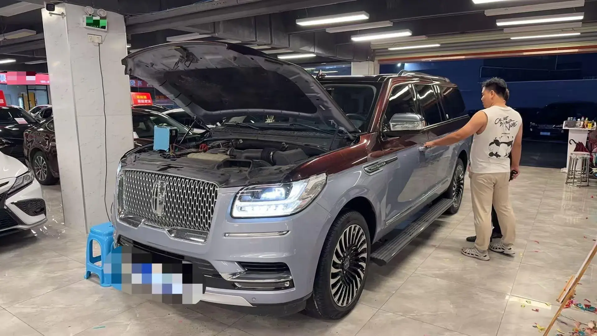 2020 LINCOLN NAVIGATOR view 1
