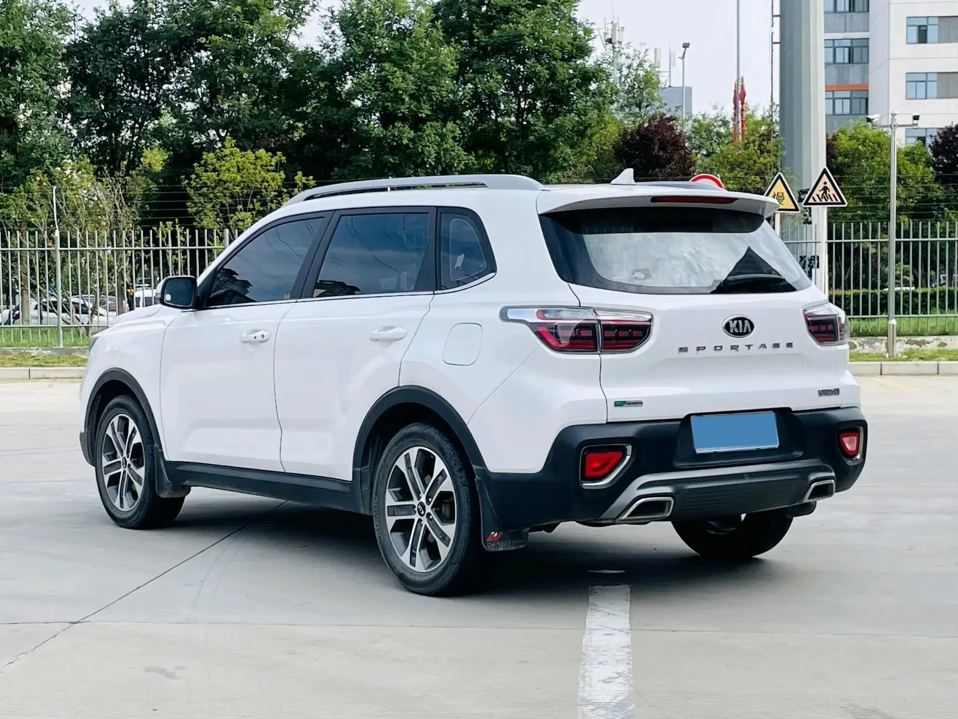 2018 KIA SPORTAGE thumbnail 4