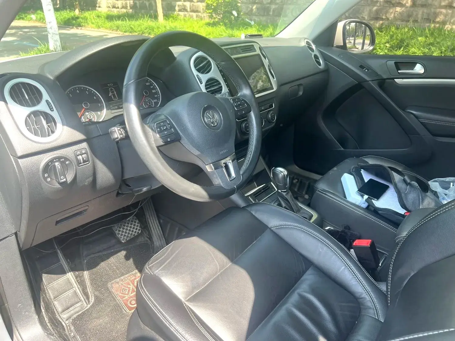 2017 VOLKSWAGEN TIGUAN thumbnail 2