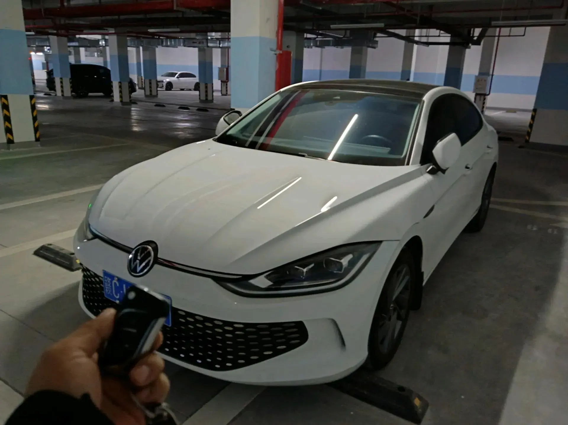 2023 VOLKSWAGEN LAMANDO view 1