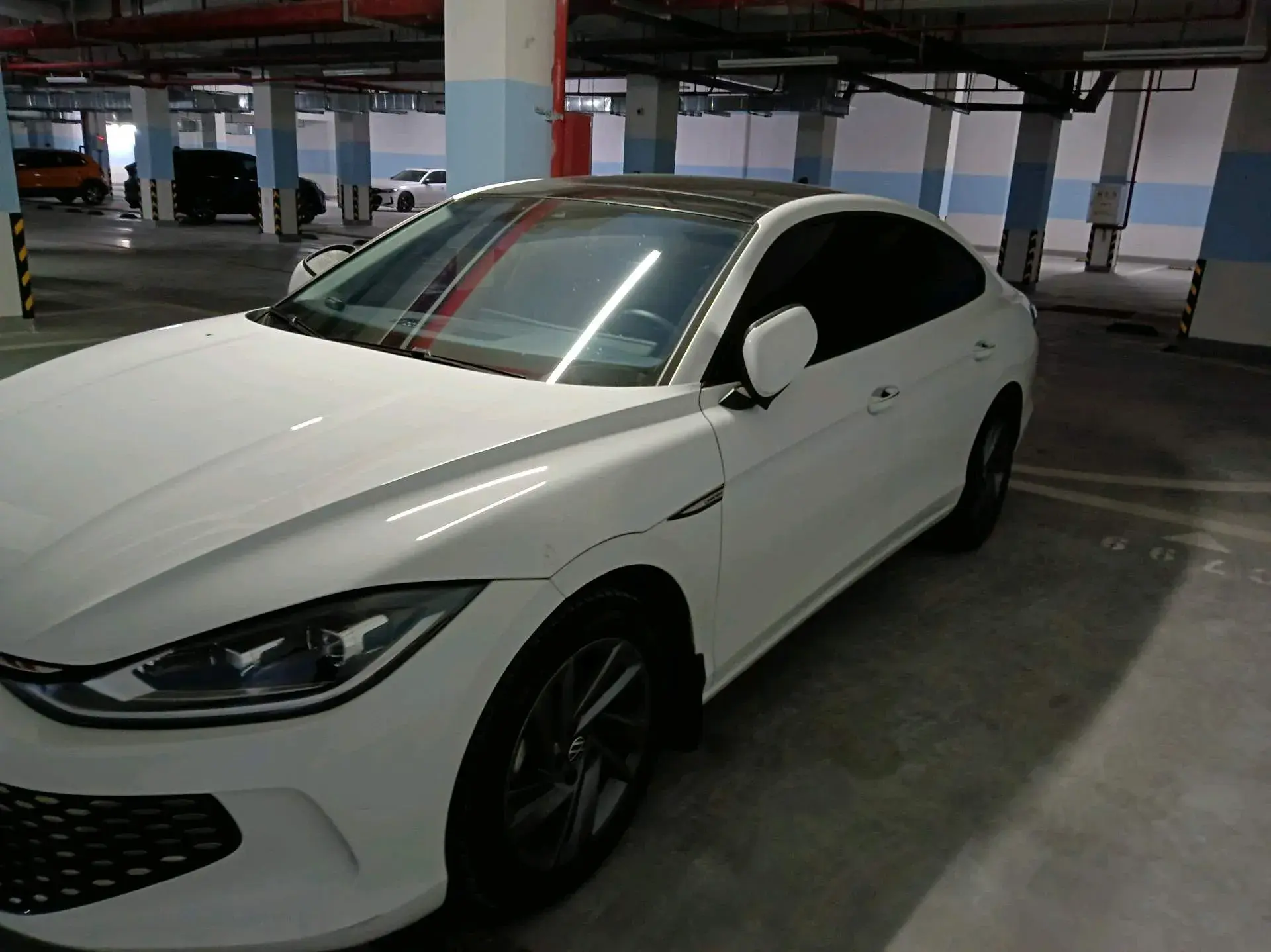 2023 VOLKSWAGEN LAMANDO thumbnail 3