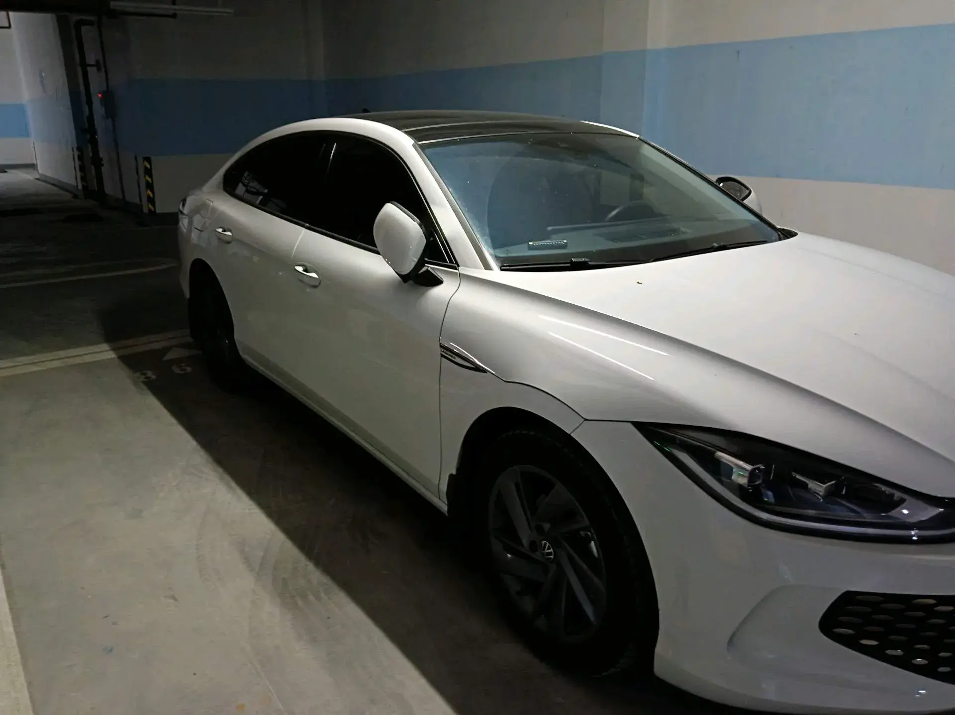 2023 VOLKSWAGEN LAMANDO thumbnail 4