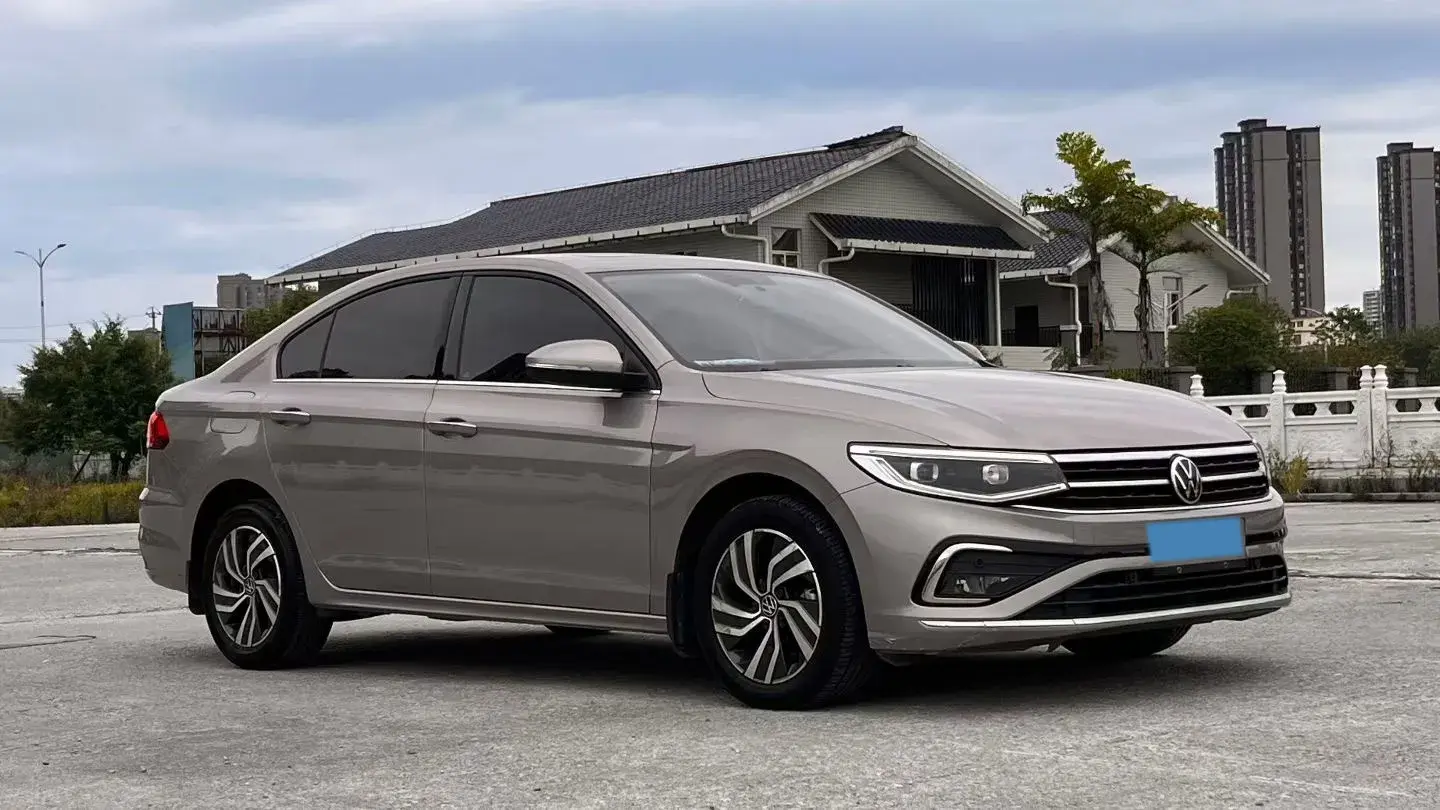 2023 VOLKSWAGEN BORA thumbnail 2