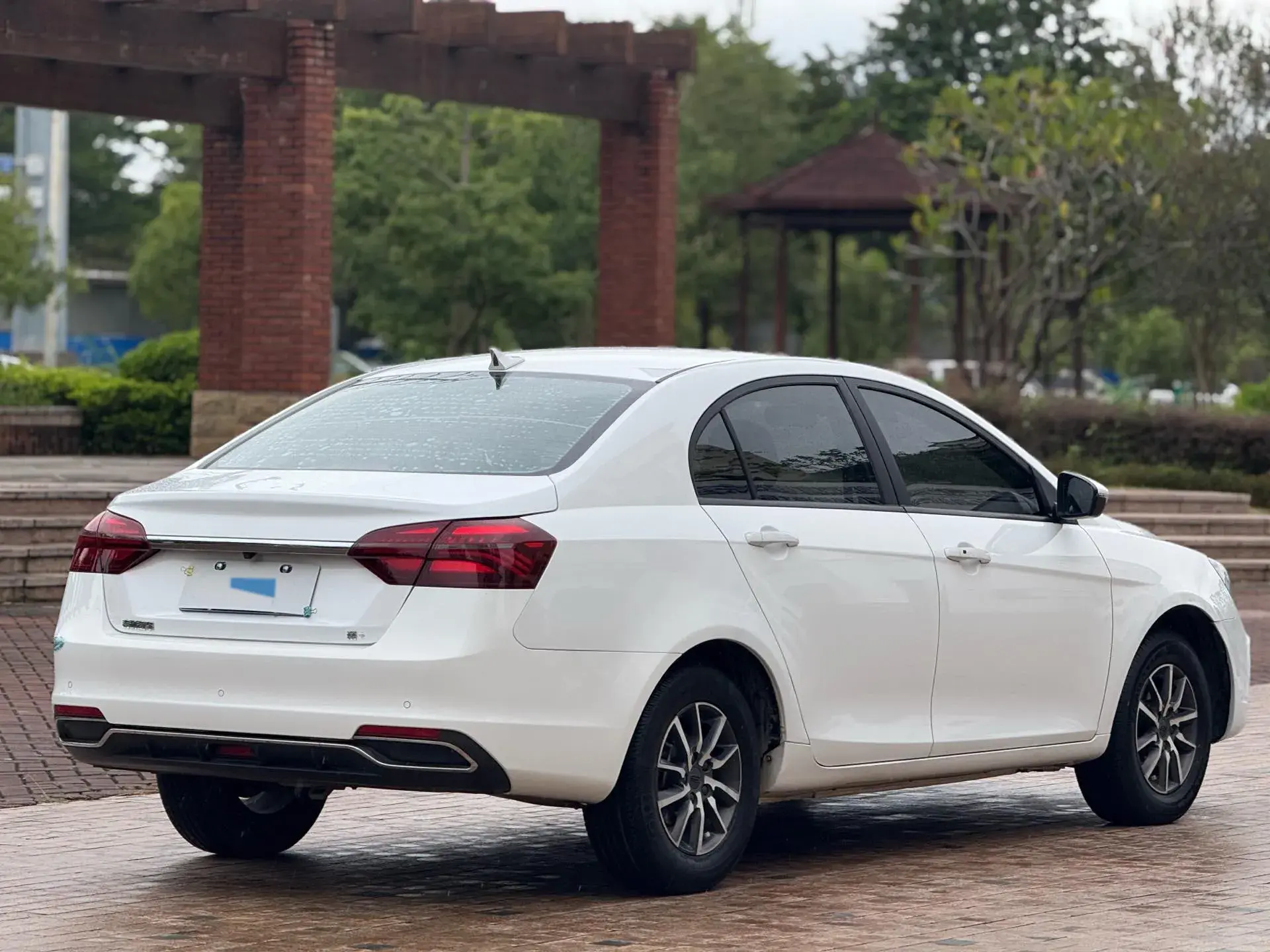 2019 GEELY EMGRAND thumbnail 4