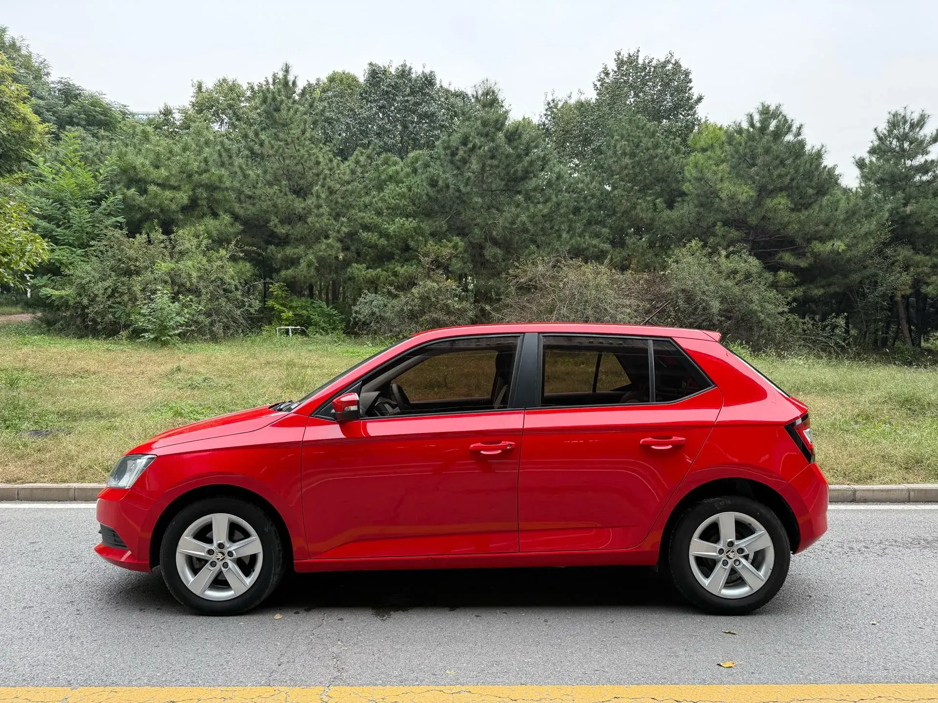 2017 SKODA FABIA thumbnail 3