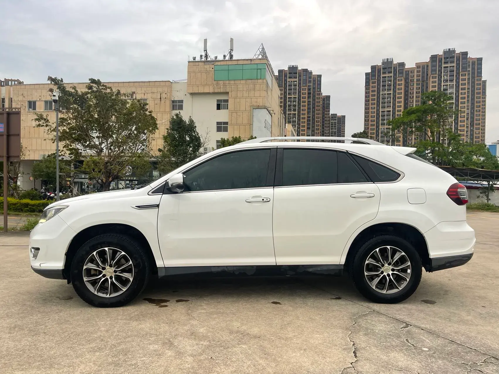 2017 BYD S7 thumbnail 3