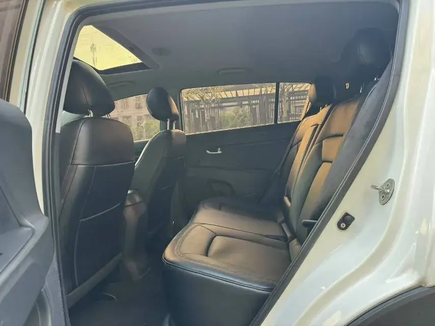 2016 KIA SPORTAGE thumbnail 4