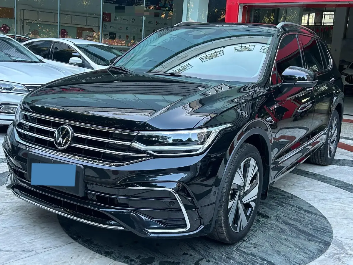 2023 Volkswagen Tiguan L 2.0T 186HP L4 7DCT