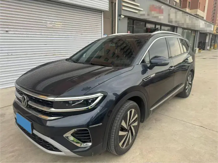 2022 VOLKSWAGEN TALAGON view 1