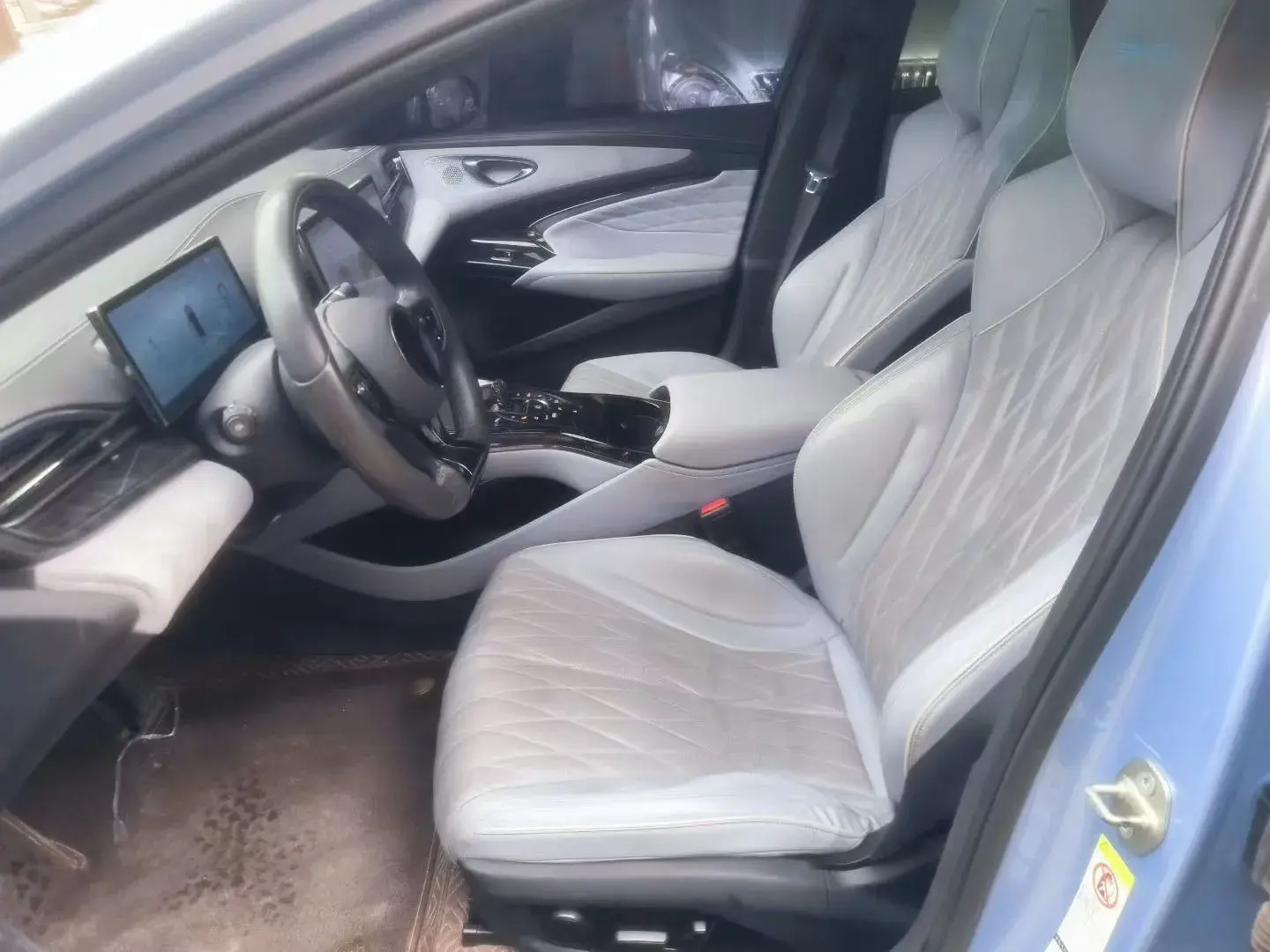 2022 BYD SEAL thumbnail 4